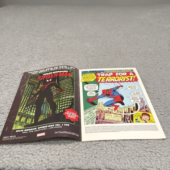 True Believers: Spider-Man - Spidey Fights in London! (2019) #1 - Picture 4 of 7